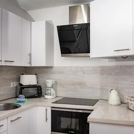 R2 Maryvent Апартаменты