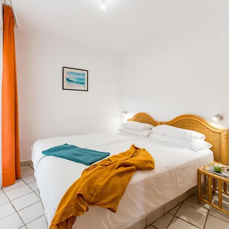 R2 Maryvent Апартаменты *